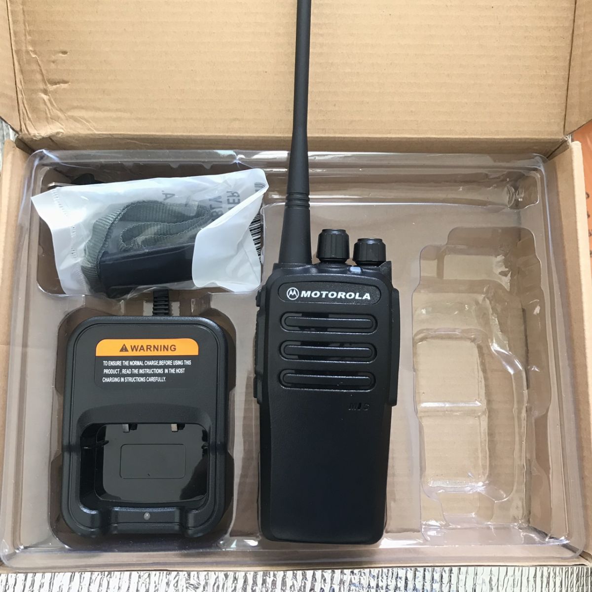 Máy bộ đàm cầm tay Motorola CP 8600 Plus