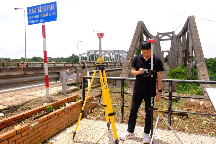 Quy Trình Thuê Máy GPS RTK Nhanh Chóng, Thủ Tục Đơn Giản tại Địa Long