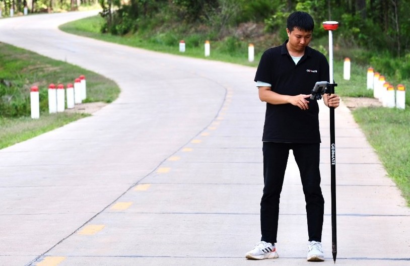 Dịch vụ thuê máy GPS RTK giá rẻ- Thiết bị mới, hoạt động ổn định