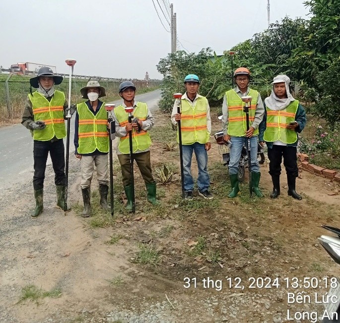 Trọn bộ thiết bị bàn giao khi thuê máy tại Địa Long