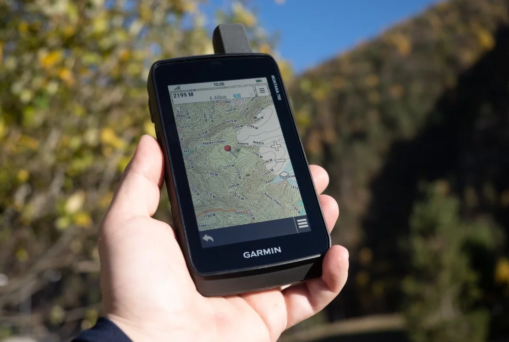 Thiết bị GPS cầm tay Garmin Montana 700